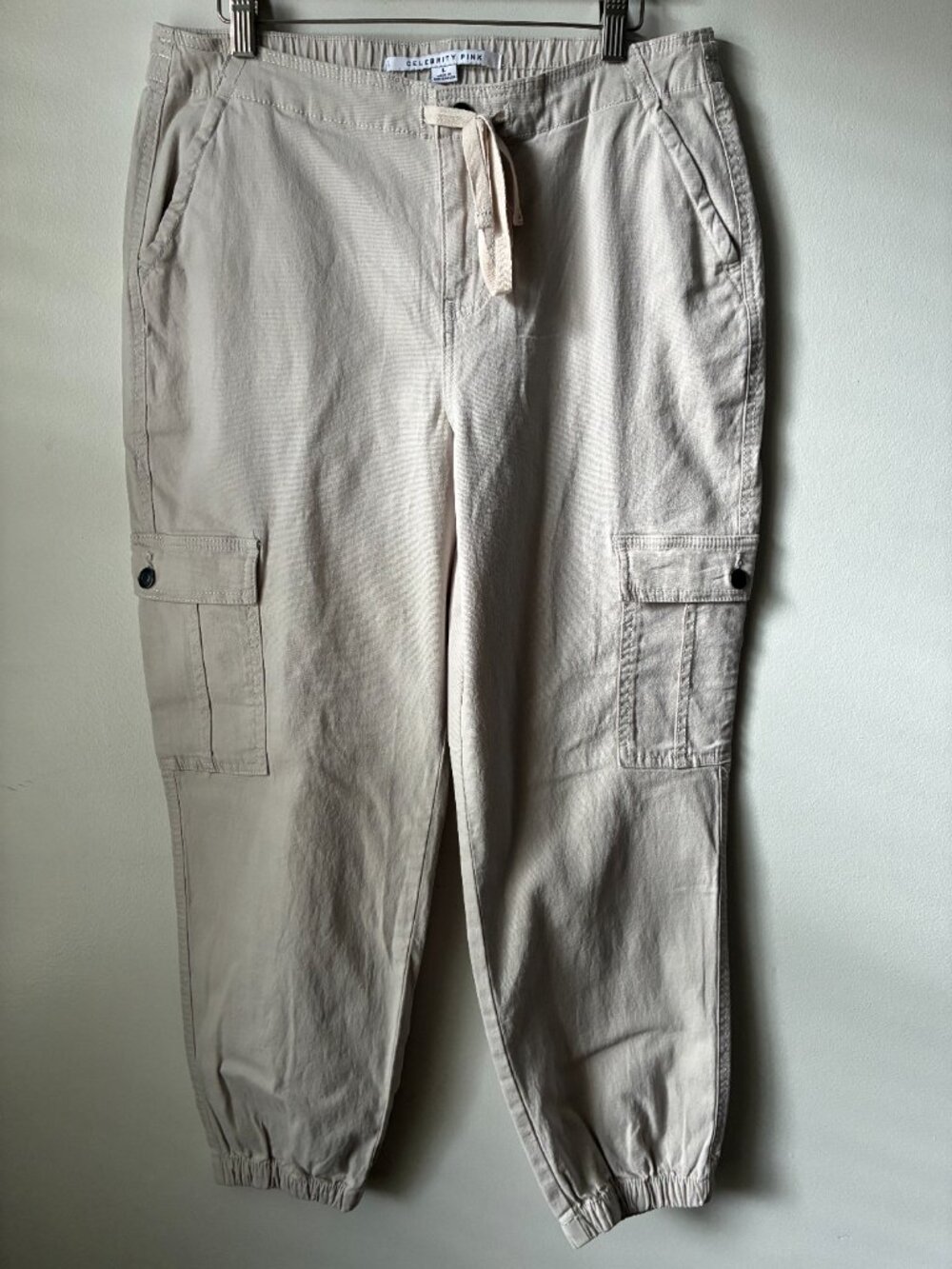 EUC CELEBRITY PINK CREAM CARGO JOGGERS SIZE L
